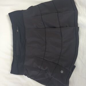 Lululemon Pace Rival Black Mid-Rise Skirt Regular 13" Size 2 *no mesh panels